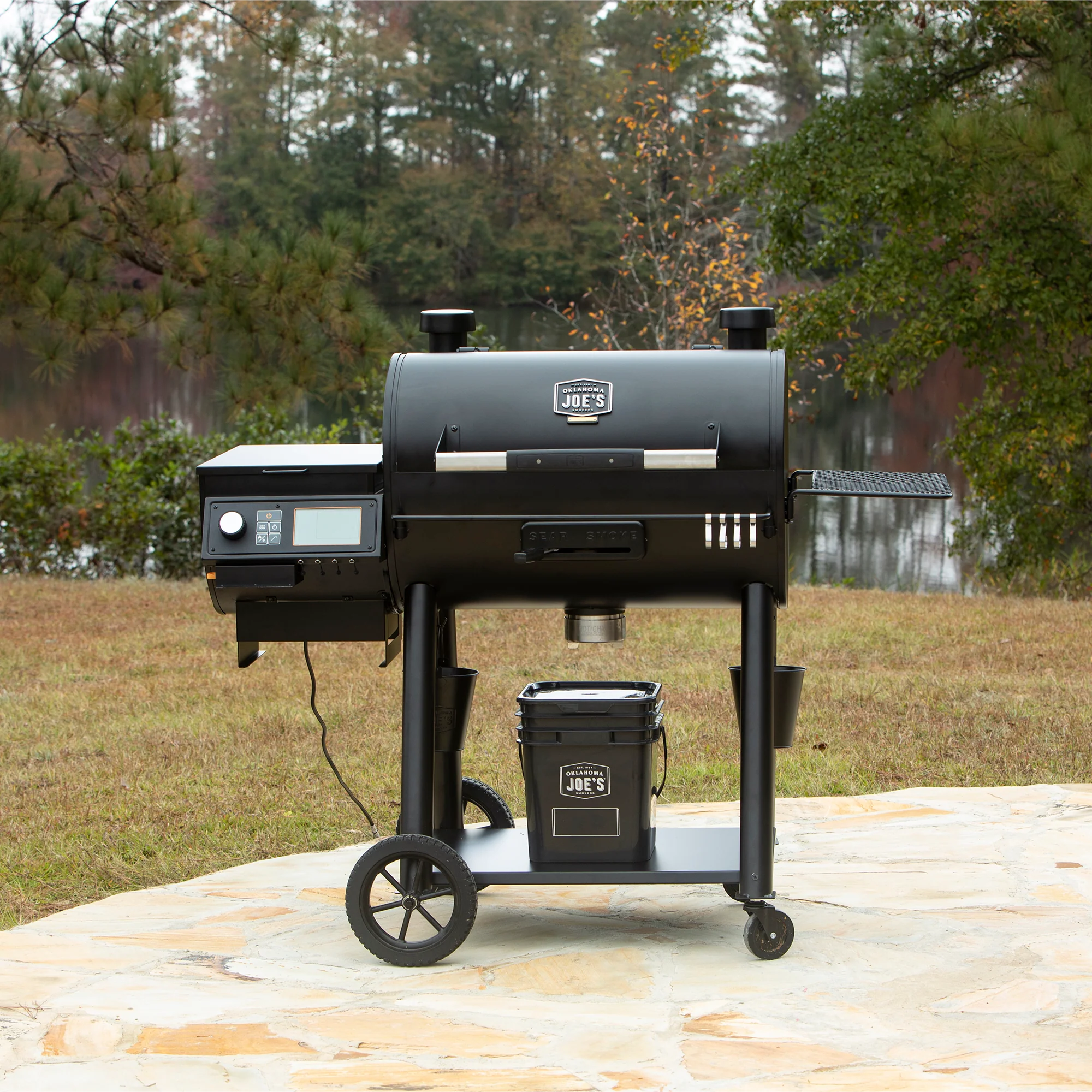 Oklahoma Joe's® Rider 900 DLX Pellet Grill - Image 14