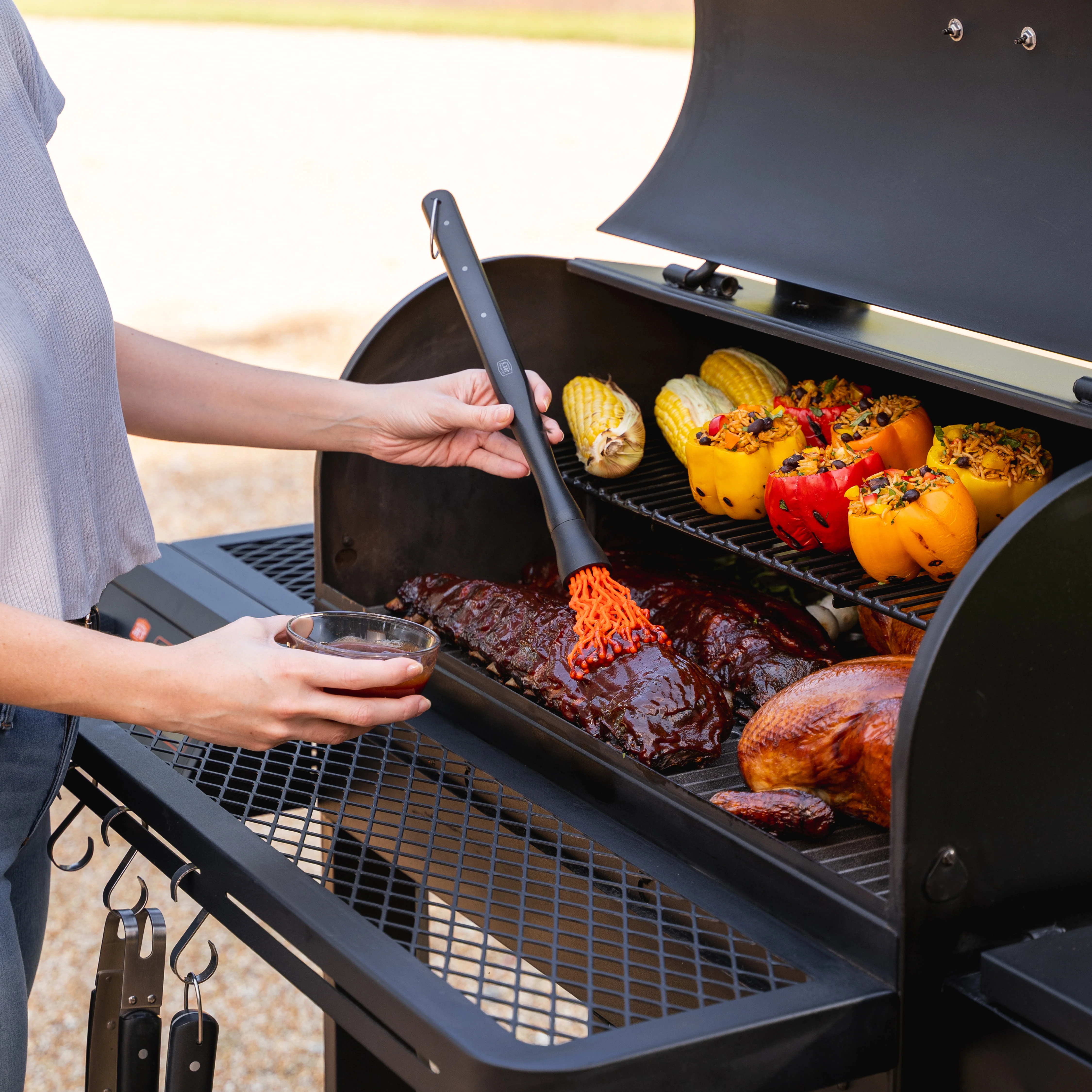 Tahoma® 900 Auto-Feed Charcoal Smoker & Grill + Wi-Fi® - Image 13
