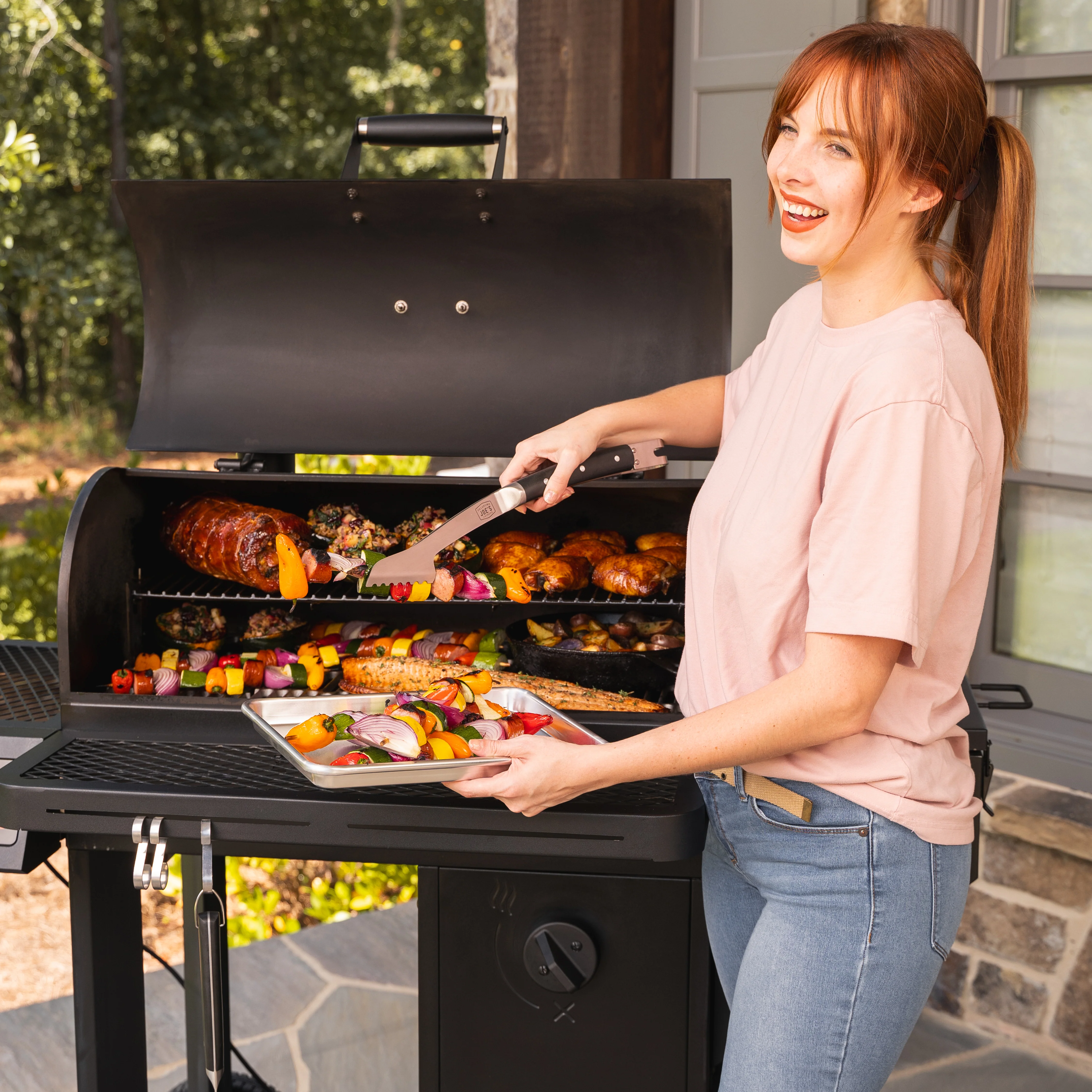 Tahoma® 900 Auto-Feed Charcoal Smoker & Grill + Wi-Fi® - Image 16